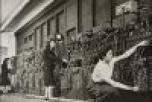 1946 – Mujeres ingenieras trabajando en la instalación del ENIAC , primera compu