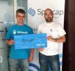 Javier Ildefonso recogiendo el premio de Spotcap