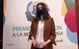 Susana Ladra con su Premio Ada Byron a la Mujer Tecnóloga en la categoría nueva.