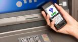 Aplicación de banca móbil para retirar efectivo nos caixeiros automáticos.