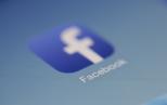 Logo Facebook tumbado.