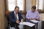 Firma do convenio.