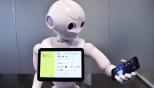 Fotografía do robot que Ilunion levou á Bienal de Arte Contemporánea.