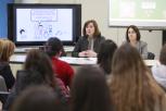 Susana López Abella y Patricia Argerey dando una charla en el Día Internacional de las Chicas en las TIC.